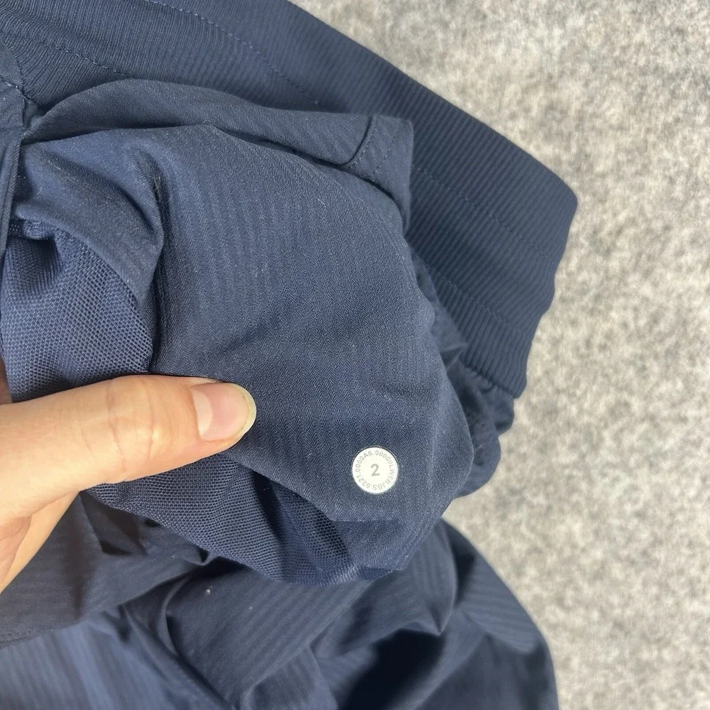 Lululemon Women's 2 Navy Blue Beyond The Studio Ankle Crop Pant 24
